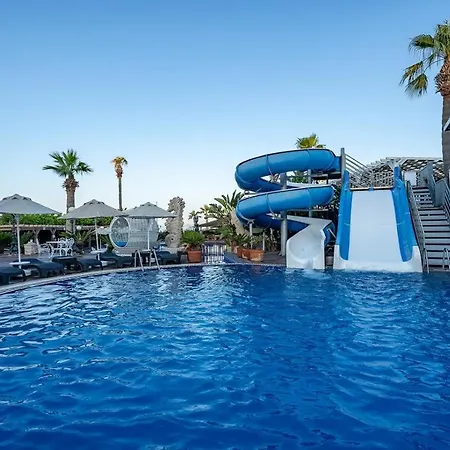 Golden & فندق بودروم